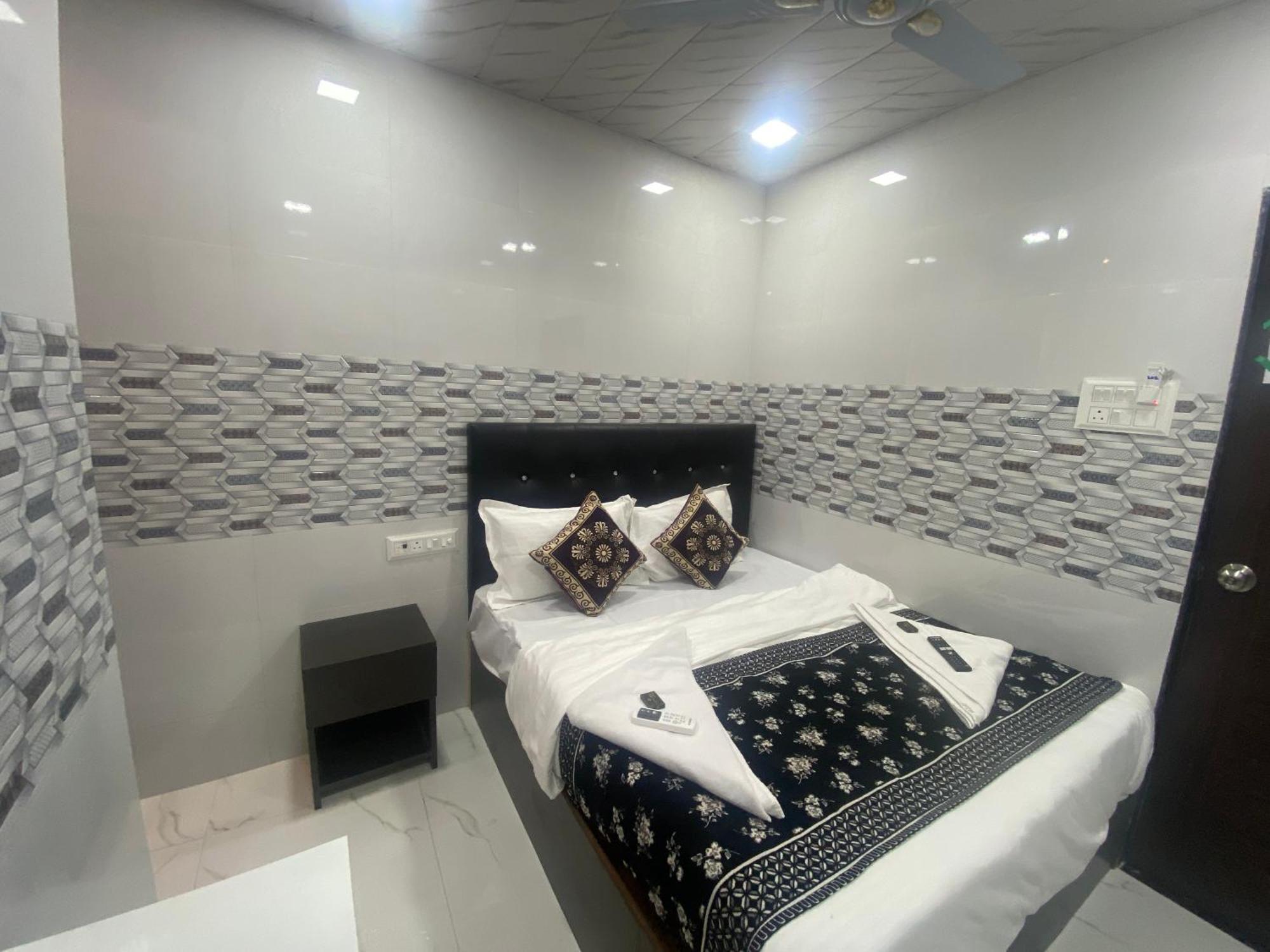 Hotel O Sai Residency Мумбаи Экстерьер фото